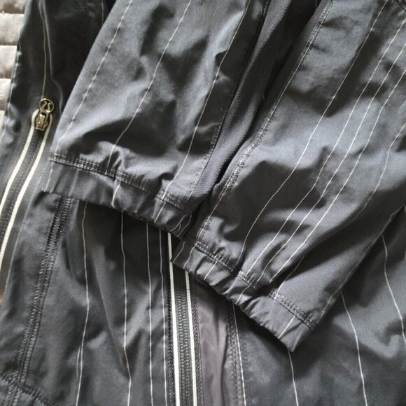 Lululemon Get Up And Glow Jacket *Reflective 360 - 4 Black - Picture 9 of 11